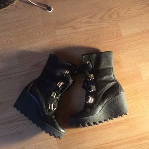 Women’s Timberland wedge heel boots, size 6 1/2M